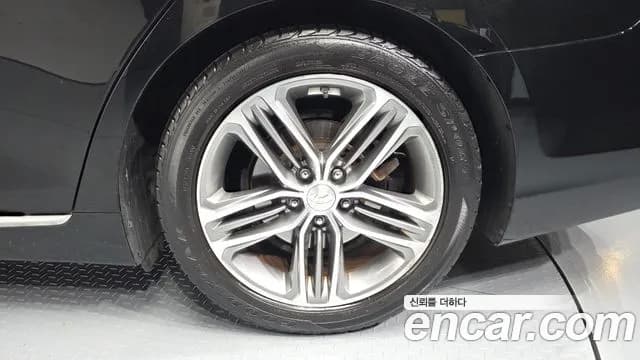 2018 Hyundai Grandeur IG 2.4 Premium Sold VIN KMHF441CBJA063675 – undercarriage 2018 Hyundai Grandeur IG 2.4 Premium Sold VIN KMHF441CBJA063675 – undercarriage