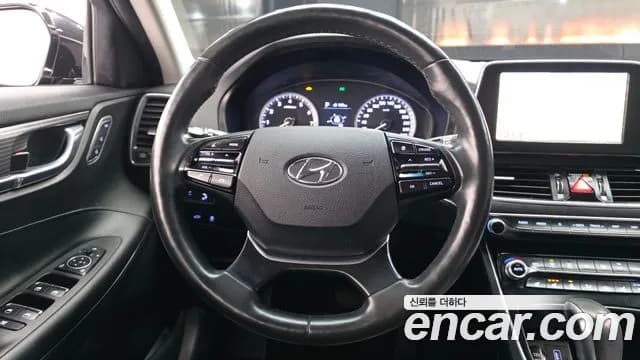 2018 Hyundai Grandeur IG 2.4 Premium Sold VIN KMHF441CBJA063675 – photo 14 2018 Hyundai Grandeur IG 2.4 Premium Sold VIN KMHF441CBJA063675 – photo 14