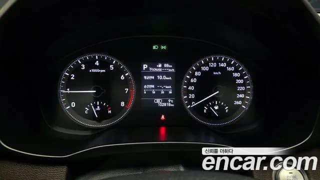 2018 Hyundai Grandeur IG 2.4 Premium Sold VIN KMHF441CBJA064463 – interior seats 2018 Hyundai Grandeur IG 2.4 Premium Sold VIN KMHF441CBJA064463 – interior seats
