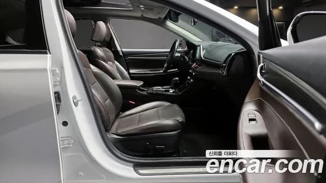 2018 Hyundai Grandeur IG 2.4 Premium Sold VIN KMHF441CBJA064463 – photo 13 2018 Hyundai Grandeur IG 2.4 Premium Sold VIN KMHF441CBJA064463 – photo 13