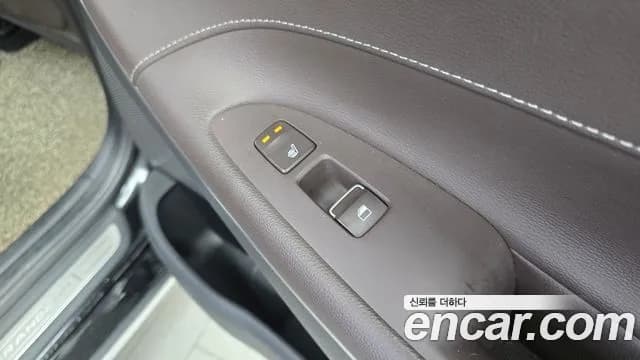 2018 Hyundai Grandeur IG 2.4 Premium Sold VIN KMHF441CBJA087680 – interior seats 2018 Hyundai Grandeur IG 2.4 Premium Sold VIN KMHF441CBJA087680 – interior seats
