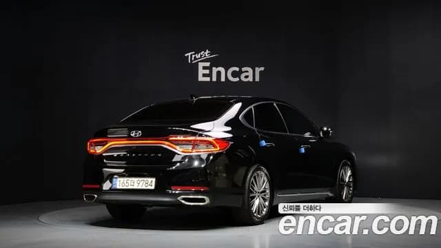 2018 Hyundai Grandeur IG 2.4 Premium Sold VIN KMHF441CBJA087680 – trunk area 2018 Hyundai Grandeur IG 2.4 Premium Sold VIN KMHF441CBJA087680 – trunk area