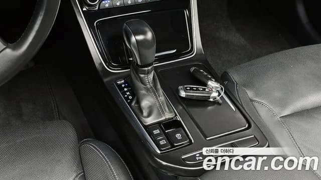 2018 Hyundai Grandeur IG 2.4 Premium Sold VIN KMHF441CBJA091231 – interior seats 2018 Hyundai Grandeur IG 2.4 Premium Sold VIN KMHF441CBJA091231 – interior seats