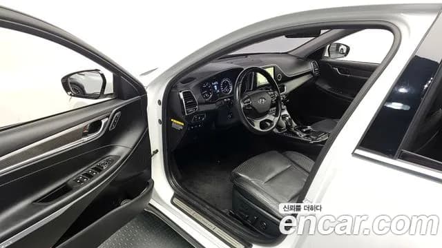 2018 Hyundai Grandeur IG 2.4 Premium Sold VIN KMHF441CBJA091231 – undercarriage 2018 Hyundai Grandeur IG 2.4 Premium Sold VIN KMHF441CBJA091231 – undercarriage