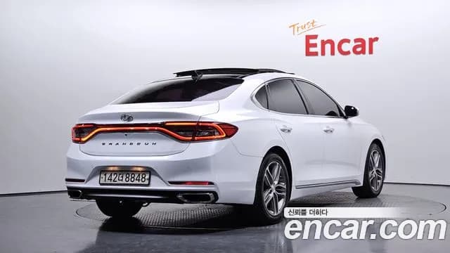 2018 Hyundai Grandeur IG 2.4 Premium Sold VIN KMHF441CBJA091231 – photo 13 2018 Hyundai Grandeur IG 2.4 Premium Sold VIN KMHF441CBJA091231 – photo 13