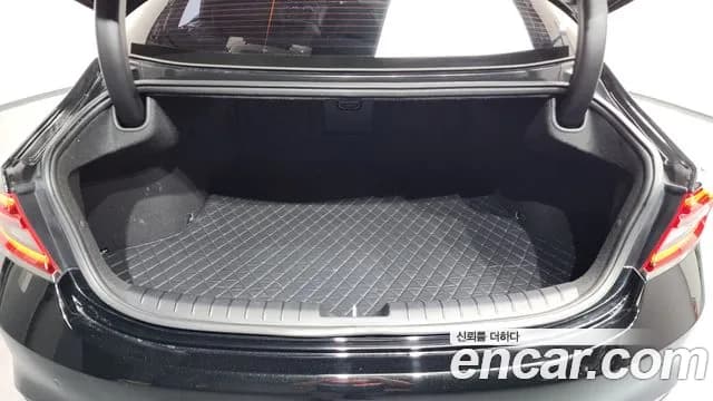2018 Hyundai Grandeur IG 2.4 Premium Sold VIN KMHF441CBJA091609 – photo 12 2018 Hyundai Grandeur IG 2.4 Premium Sold VIN KMHF441CBJA091609 – photo 12