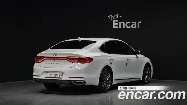 2018 Hyundai Grandeur IG 2.4 Premium Sold VIN KMHF441CBJA102705 – photo 11 2018 Hyundai Grandeur IG 2.4 Premium Sold VIN KMHF441CBJA102705 – photo 11
