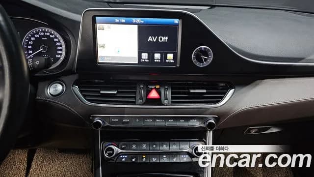 2018 Hyundai Grandeur IG 2.4 Premium Sold VIN KMHF441CBJA102705 – photo 13 2018 Hyundai Grandeur IG 2.4 Premium Sold VIN KMHF441CBJA102705 – photo 13