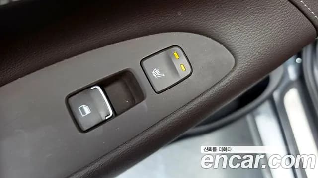2018 Hyundai Grandeur IG 2.4 Premium Sold VIN KMHF441CBJA121393 – interior seats 2018 Hyundai Grandeur IG 2.4 Premium Sold VIN KMHF441CBJA121393 – interior seats