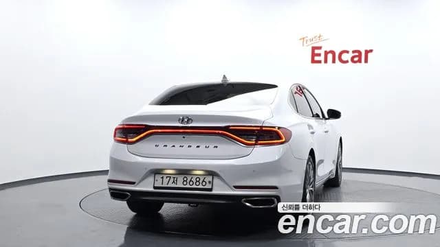2018 Hyundai Grandeur IG 2.4 Premium Sold VIN KMHF441CBJA133311 – trunk area 2018 Hyundai Grandeur IG 2.4 Premium Sold VIN KMHF441CBJA133311 – trunk area