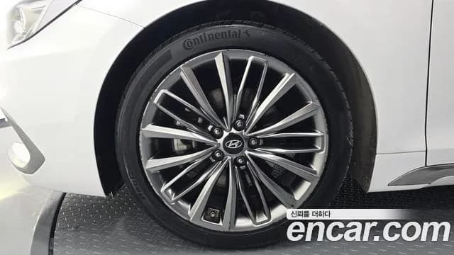 2018 Hyundai Grandeur IG 2.4 Premium Sold VIN KMHF441CBJA133311 – photo 18 2018 Hyundai Grandeur IG 2.4 Premium Sold VIN KMHF441CBJA133311 – photo 18