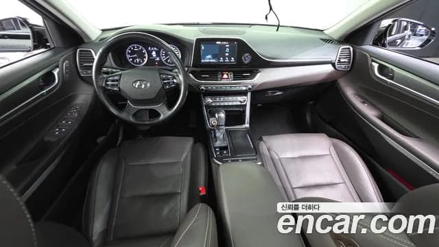 2018 Hyundai Grandeur IG 2.4 Premium Sold VIN KMHF441CBJA152665 – front exterior 2018 Hyundai Grandeur IG 2.4 Premium Sold VIN KMHF441CBJA152665 – front exterior