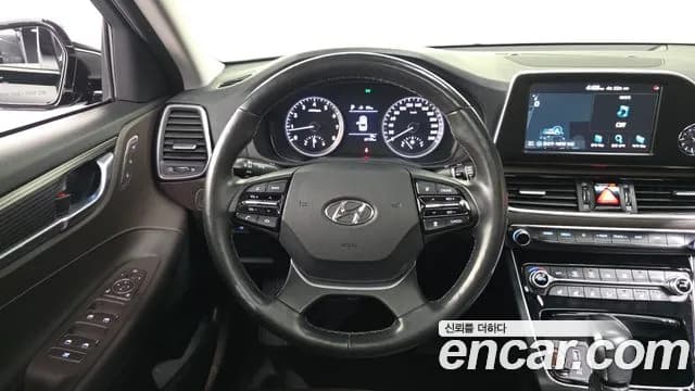 2018 Hyundai Grandeur IG 2.4 Premium Sold VIN KMHF441CBJA152665 – photo 17 2018 Hyundai Grandeur IG 2.4 Premium Sold VIN KMHF441CBJA152665 – photo 17