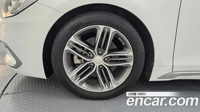 2019 Hyundai Grandeur IG 2.4 Premium Sold VIN KMHF441CBKA188739 – photo 17 2019 Hyundai Grandeur IG 2.4 Premium Sold VIN KMHF441CBKA188739 – photo 17