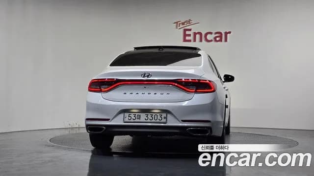 2019 Hyundai Grandeur IG 2.4 Premium Sold VIN KMHF441CBKA191186 – interior seats 2019 Hyundai Grandeur IG 2.4 Premium Sold VIN KMHF441CBKA191186 – interior seats