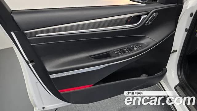 2019 Hyundai Grandeur IG 2.4 Premium Sold VIN KMHF441CBKA191186 – exterior detail 2019 Hyundai Grandeur IG 2.4 Premium Sold VIN KMHF441CBKA191186 – exterior detail
