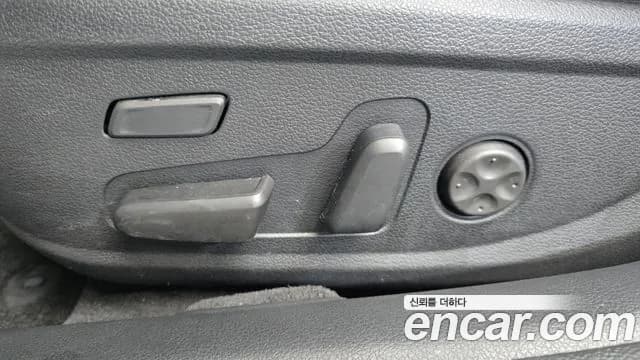 2019 Hyundai Grandeur IG 2.4 Premium Sold VIN KMHF441CBKA191186 – trunk area 2019 Hyundai Grandeur IG 2.4 Premium Sold VIN KMHF441CBKA191186 – trunk area