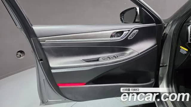 2019 Hyundai Grandeur IG 2.4 Premium Sold VIN KMHF441CBKA200335 – trunk area 2019 Hyundai Grandeur IG 2.4 Premium Sold VIN KMHF441CBKA200335 – trunk area