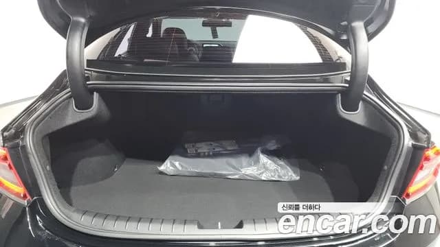 2019 Hyundai Grandeur IG 2.4 Premium Sold VIN KMHF441CBKA208348 – photo 17 2019 Hyundai Grandeur IG 2.4 Premium Sold VIN KMHF441CBKA208348 – photo 17