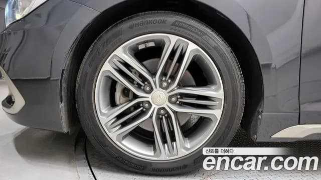 2019 Hyundai Grandeur IG 2.4 Exclusive Sold VIN KMHF441CBKA223981 – engine bay 2019 Hyundai Grandeur IG 2.4 Exclusive Sold VIN KMHF441CBKA223981 – engine bay