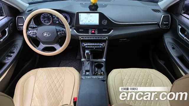 2019 Hyundai Grandeur IG 2.4 Exclusive Sold VIN KMHF441CBKA223981 – exterior detail 2019 Hyundai Grandeur IG 2.4 Exclusive Sold VIN KMHF441CBKA223981 – exterior detail