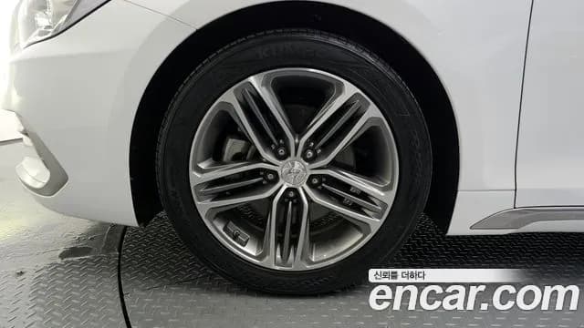 2019 Hyundai Grandeur IG 2.4 Exclusive Sold VIN KMHF441CBKA244178 – front exterior 2019 Hyundai Grandeur IG 2.4 Exclusive Sold VIN KMHF441CBKA244178 – front exterior