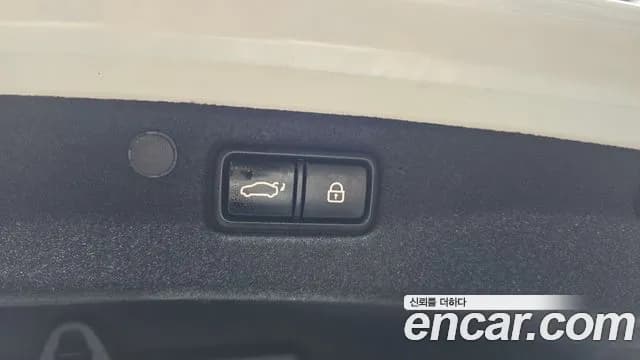2019 Hyundai Grandeur IG 2.4 Exclusive Sold VIN KMHF441CBKA245028 – interior seats 2019 Hyundai Grandeur IG 2.4 Exclusive Sold VIN KMHF441CBKA245028 – interior seats