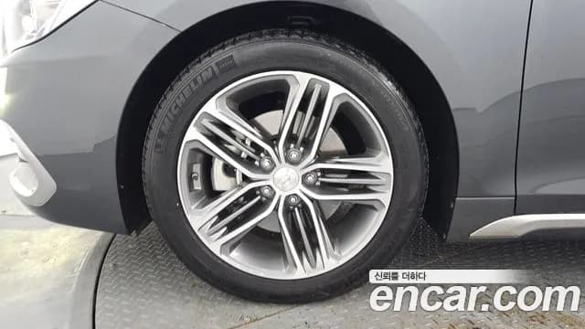 2019 Hyundai Grandeur IG 2.4 Exclusive Sold VIN KMHF441CBKA271935 – front exterior 2019 Hyundai Grandeur IG 2.4 Exclusive Sold VIN KMHF441CBKA271935 – front exterior