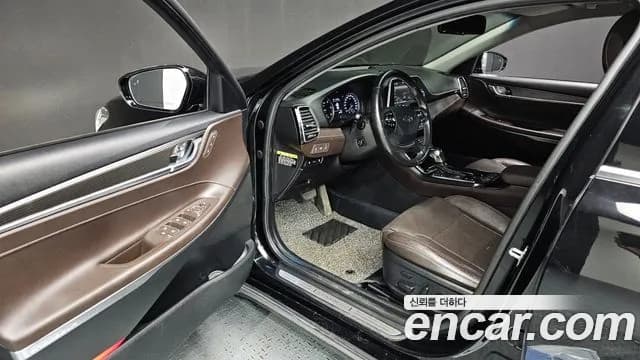 2017 Hyundai Grandeur IG 2.2 Diesel Premium Sold VIN KMHF441RBHA022635 – engine bay 2017 Hyundai Grandeur IG 2.2 Diesel Premium Sold VIN KMHF441RBHA022635 – engine bay