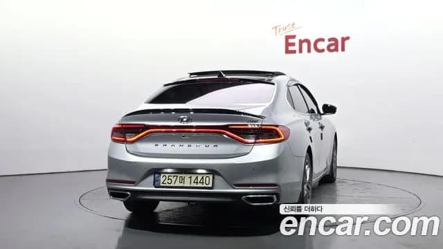 2017 Hyundai Grandeur IG 2.2 Diesel Premium Sold VIN KMHF441RBHA026930 – front exterior 2017 Hyundai Grandeur IG 2.2 Diesel Premium Sold VIN KMHF441RBHA026930 – front exterior