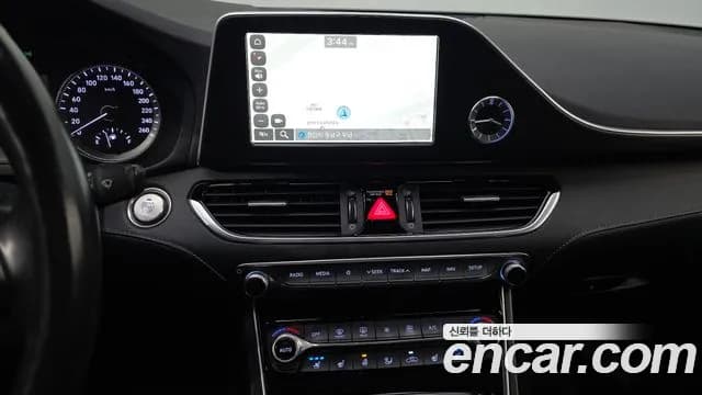 2017 Hyundai Grandeur IG 2.2 Diesel Premium Sold VIN KMHF441RBHA026930 – dashboard 2017 Hyundai Grandeur IG 2.2 Diesel Premium Sold VIN KMHF441RBHA026930 – dashboard