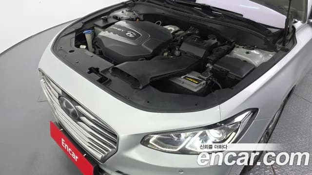2017 Hyundai Grandeur IG 2.2 Diesel Premium Sold VIN KMHF441RBHA026930 – undercarriage 2017 Hyundai Grandeur IG 2.2 Diesel Premium Sold VIN KMHF441RBHA026930 – undercarriage