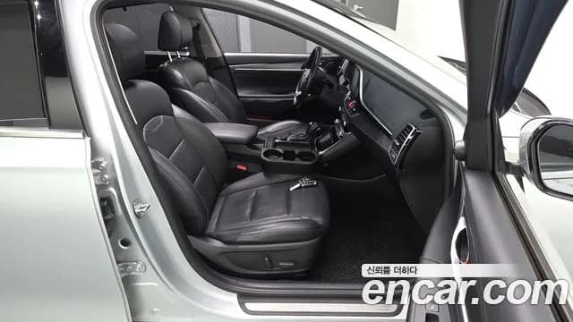 2017 Hyundai Grandeur IG 2.2 Diesel Premium Sold VIN KMHF441RBHA026930 – photo 15 2017 Hyundai Grandeur IG 2.2 Diesel Premium Sold VIN KMHF441RBHA026930 – photo 15