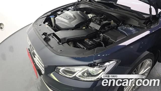 2017 Hyundai Grandeur IG 2.2 Diesel Premium Sold VIN KMHF441RBHA032862 – exterior detail 2017 Hyundai Grandeur IG 2.2 Diesel Premium Sold VIN KMHF441RBHA032862 – exterior detail