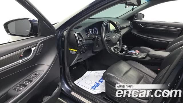 2017 Hyundai Grandeur IG 2.2 Diesel Premium Sold VIN KMHF441RBHA032862 – photo 18 2017 Hyundai Grandeur IG 2.2 Diesel Premium Sold VIN KMHF441RBHA032862 – photo 18