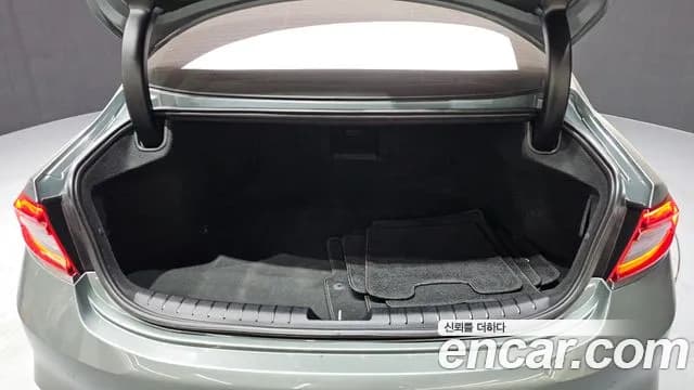 2018 Hyundai Grandeur IG 2.2 Diesel Premium Sold VIN KMHF441RBJA050497 – rear exterior 2018 Hyundai Grandeur IG 2.2 Diesel Premium Sold VIN KMHF441RBJA050497 – rear exterior
