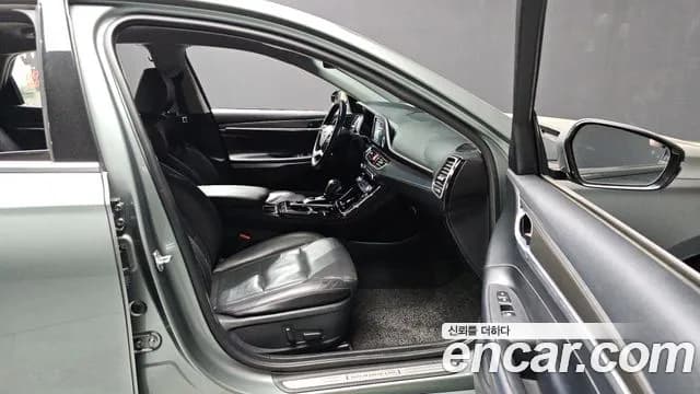 2018 Hyundai Grandeur IG 2.2 Diesel Premium Sold VIN KMHF441RBJA050497 – photo 19 2018 Hyundai Grandeur IG 2.2 Diesel Premium Sold VIN KMHF441RBJA050497 – photo 19