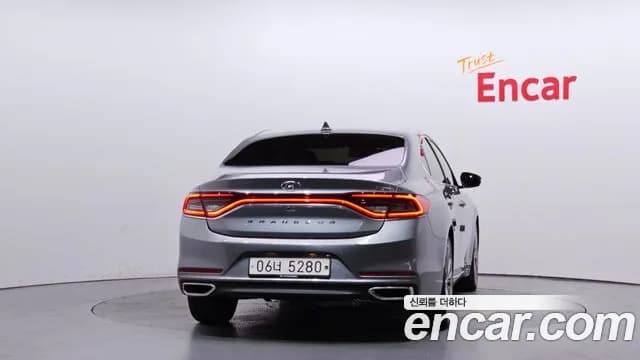 2018 Hyundai Grandeur IG 2.2 Diesel Premium Sold VIN KMHF441RBJA109882 – engine bay 2018 Hyundai Grandeur IG 2.2 Diesel Premium Sold VIN KMHF441RBJA109882 – engine bay