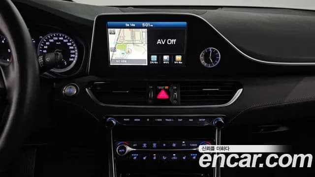 2018 Hyundai Grandeur IG 2.2 Diesel Premium Sold VIN KMHF441RBJA109882 – trunk area 2018 Hyundai Grandeur IG 2.2 Diesel Premium Sold VIN KMHF441RBJA109882 – trunk area