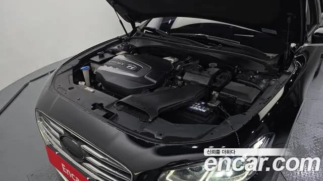 2018 Hyundai Grandeur IG 2.2 Diesel Premium Sold VIN KMHF441RBJA142511 – photo 14 2018 Hyundai Grandeur IG 2.2 Diesel Premium Sold VIN KMHF441RBJA142511 – photo 14