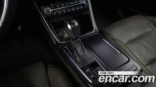 2018 Hyundai Grandeur IG 2.2 Diesel Premium Sold VIN KMHF441RBJA142511 – photo 15 2018 Hyundai Grandeur IG 2.2 Diesel Premium Sold VIN KMHF441RBJA142511 – photo 15