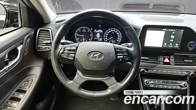 2018 Hyundai Grandeur IG 2.2 Diesel Premium Sold VIN KMHF441RBJA147303 – engine bay 2018 Hyundai Grandeur IG 2.2 Diesel Premium Sold VIN KMHF441RBJA147303 – engine bay