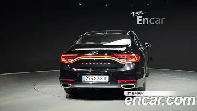 2018 Hyundai Grandeur IG 2.2 Diesel Premium Sold VIN KMHF441RBJA147303 – exterior detail 2018 Hyundai Grandeur IG 2.2 Diesel Premium Sold VIN KMHF441RBJA147303 – exterior detail