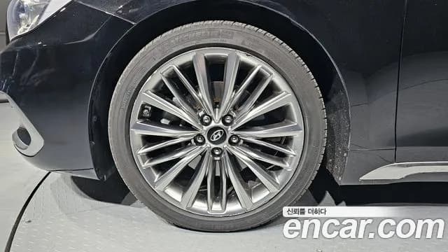 2018 Hyundai Grandeur IG 2.2 Diesel Premium Sold VIN KMHF441RBJA147303 – photo 13 2018 Hyundai Grandeur IG 2.2 Diesel Premium Sold VIN KMHF441RBJA147303 – photo 13