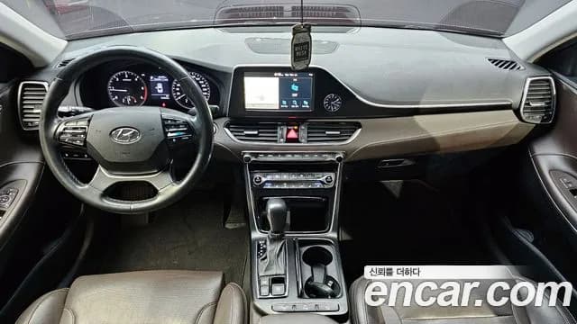 2018 Hyundai Grandeur IG 2.2 Diesel Premium Sold VIN KMHF441RBJA147303 – photo 17 2018 Hyundai Grandeur IG 2.2 Diesel Premium Sold VIN KMHF441RBJA147303 – photo 17