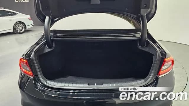 2018 Hyundai Grandeur IG 2.2 Diesel Premium Sold VIN KMHF441RBJA154269 – rear exterior 2018 Hyundai Grandeur IG 2.2 Diesel Premium Sold VIN KMHF441RBJA154269 – rear exterior