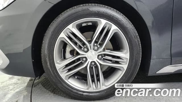 2018 Hyundai Grandeur IG 2.2 Diesel Premium Sold VIN KMHF441RBJA157327 – photo 18 2018 Hyundai Grandeur IG 2.2 Diesel Premium Sold VIN KMHF441RBJA157327 – photo 18