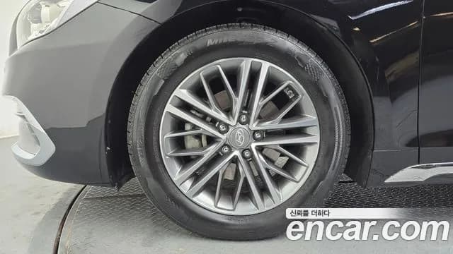 2017 Hyundai Grandeur IG 3.0 LPi Modern (Rental Car) Sold VIN KMHF641NBHA021001 – interior seats 2017 Hyundai Grandeur IG 3.0 LPi Modern (Rental Car) Sold VIN KMHF641NBHA021001 – interior seats