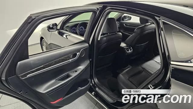2017 Hyundai Grandeur IG 3.0 LPi Modern (Rental Car) Sold VIN KMHF641NBHA041704 – undercarriage 2017 Hyundai Grandeur IG 3.0 LPi Modern (Rental Car) Sold VIN KMHF641NBHA041704 – undercarriage