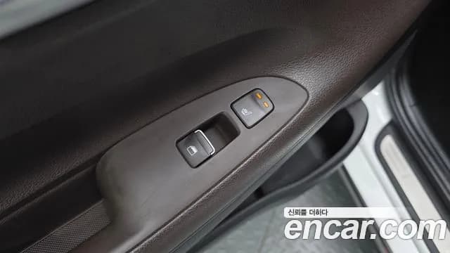 2018 Hyundai Grandeur IG 3.0 LPi Modern (Rental Car) Sold VIN KMHF641NBJA047568 – trunk area 2018 Hyundai Grandeur IG 3.0 LPi Modern (Rental Car) Sold VIN KMHF641NBJA047568 – trunk area